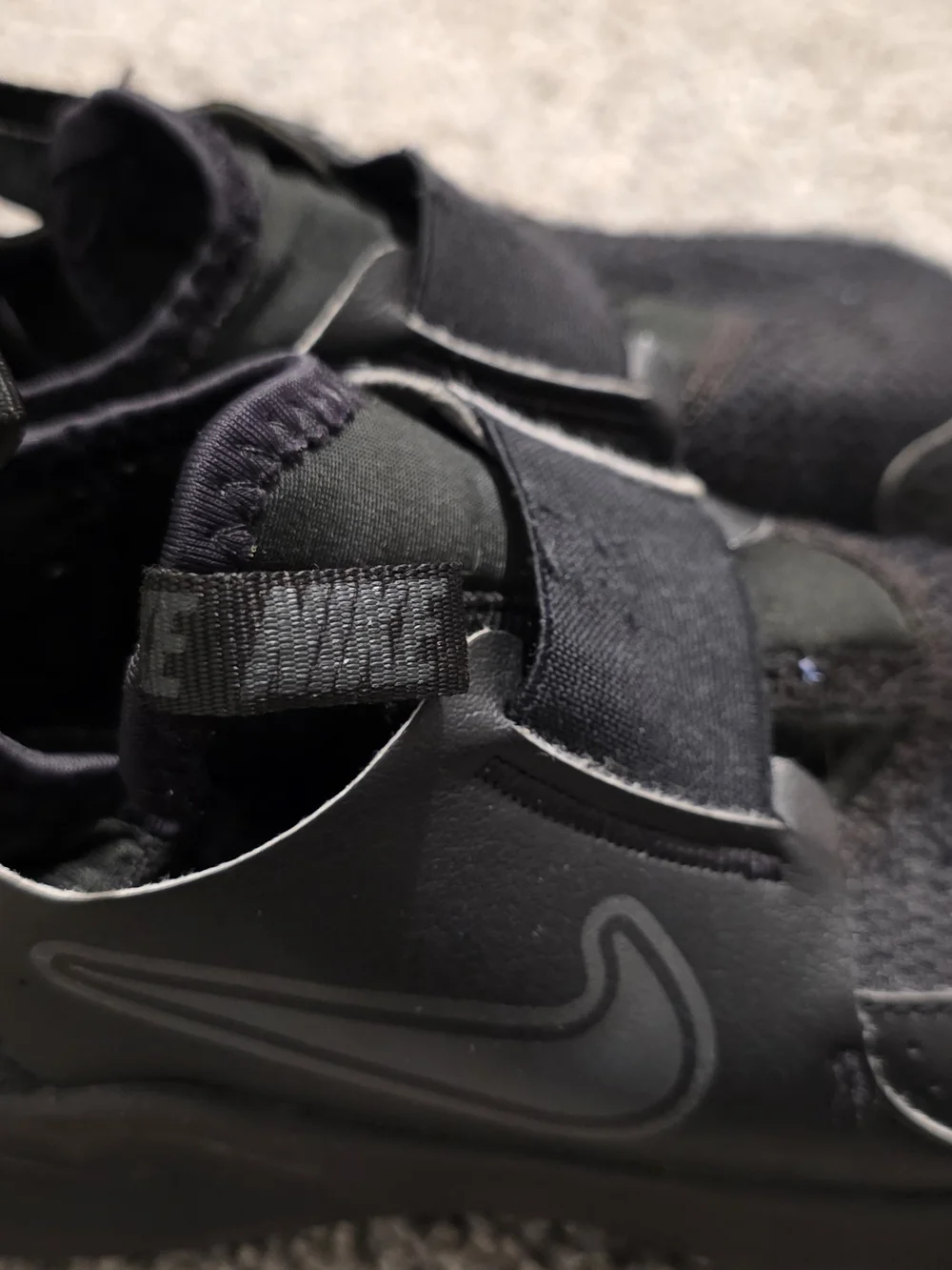Nike Kids Black Hook-and-Loop Slip-On Sneakers